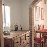 Dona Lola Apartment